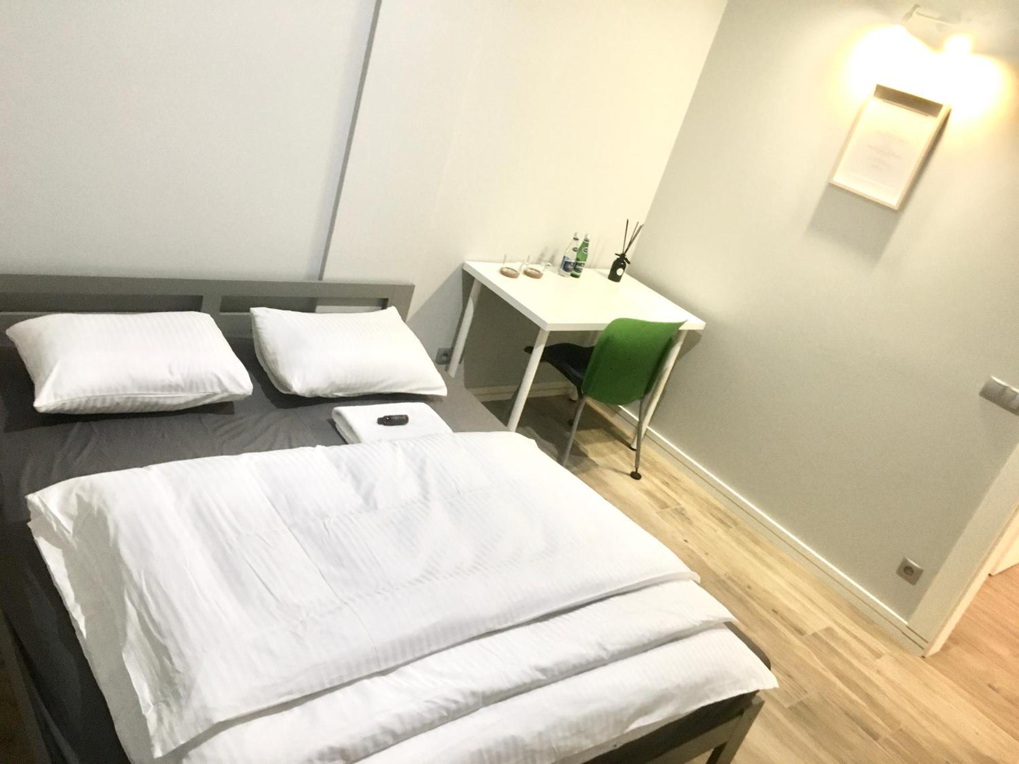 Fractal Guest Rooms - Poznan Centrum Andersia Square & Old Town Kamer foto