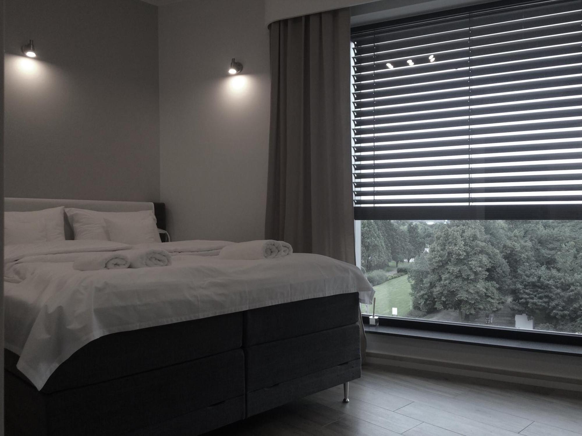 Fractal Guest Rooms - Poznan Centrum Andersia Square & Old Town Buitenkant foto