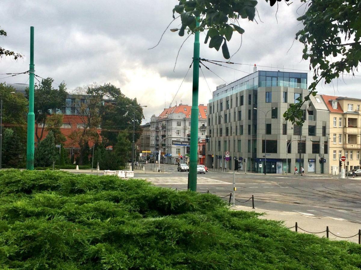 Fractal Guest Rooms - Poznan Centrum Andersia Square & Old Town Buitenkant foto
