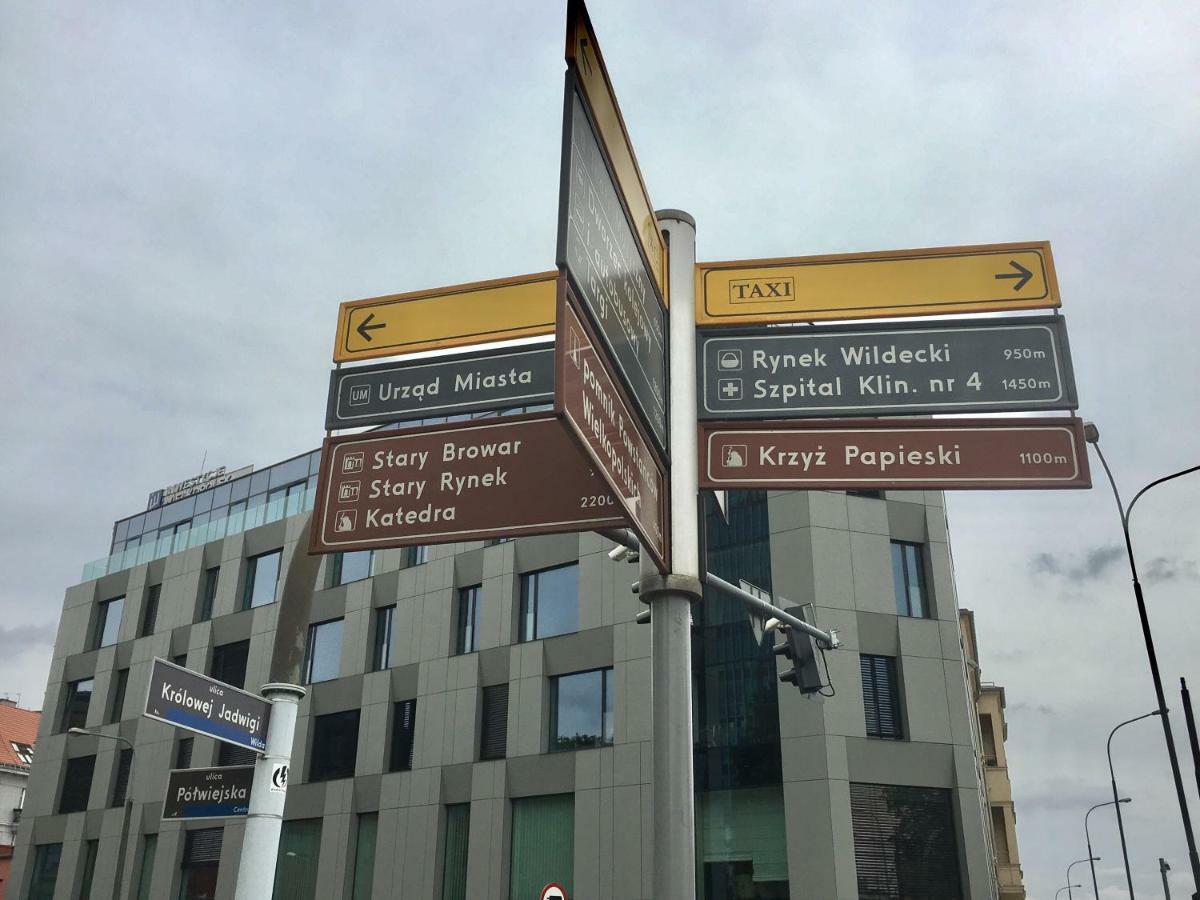 Fractal Guest Rooms - Poznan Centrum Andersia Square & Old Town Buitenkant foto