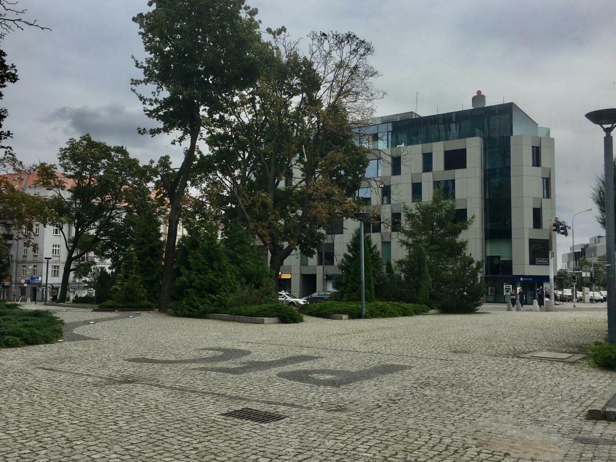 Fractal Guest Rooms - Poznan Centrum Andersia Square & Old Town Buitenkant foto