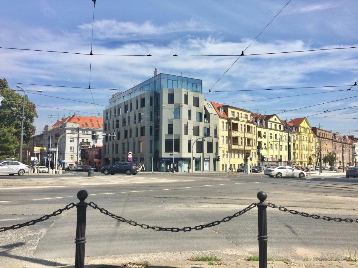 Fractal Guest Rooms - Poznan Centrum Andersia Square & Old Town Buitenkant foto